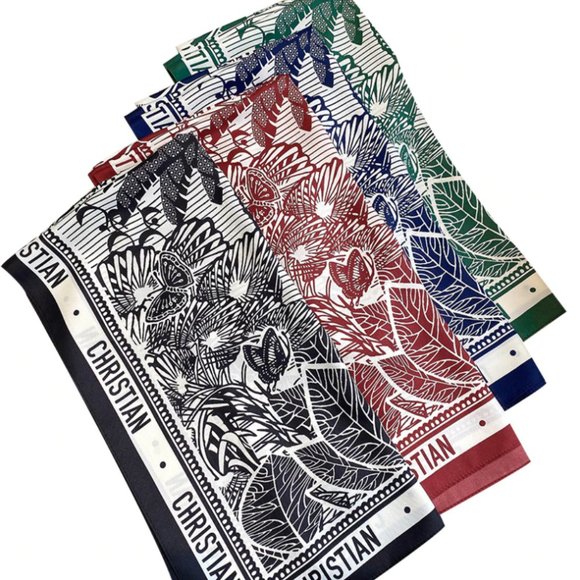 Black geometric print square scarf - Picture 4 of 5